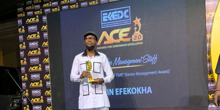 Edwin Efekokha Honored with Outstanding Senior Management Award at EKEDC’s ACE Nite 2.0